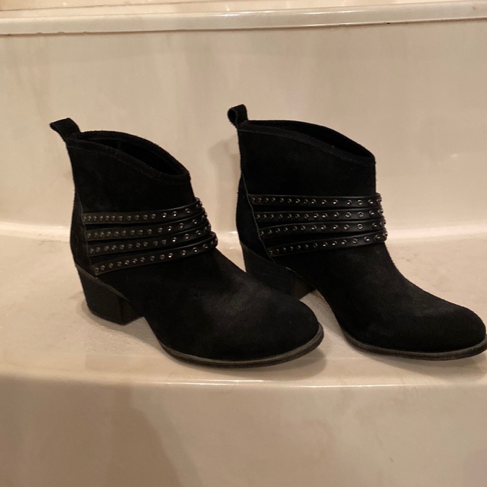 Jessica Simpson black suede booties
